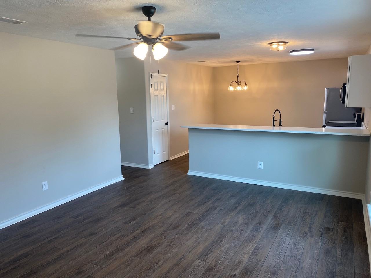 Champion Pl Apts-IMMS - Photo 3 of 13