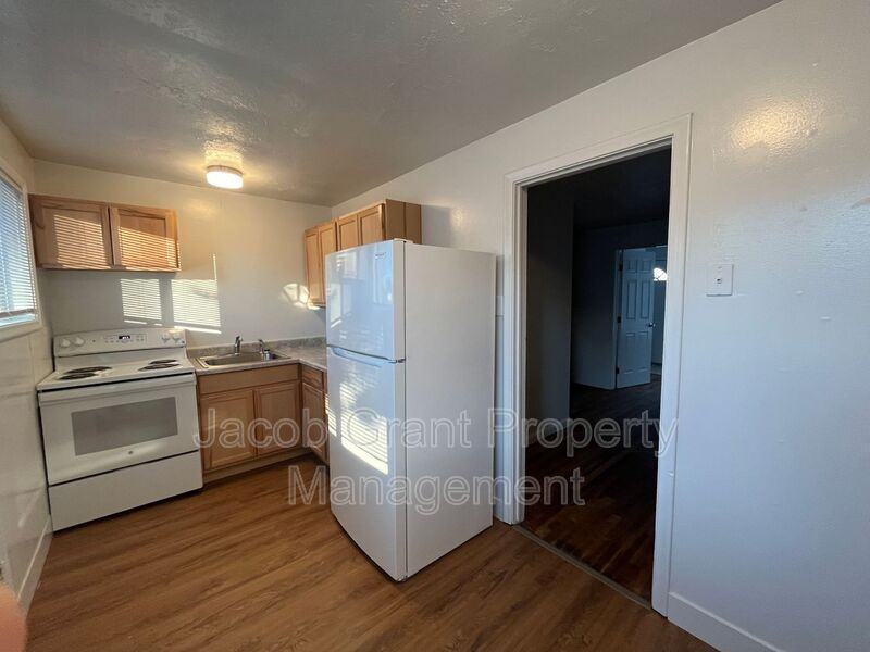 675 Tiger Ave #4 - Photo 2 of 8