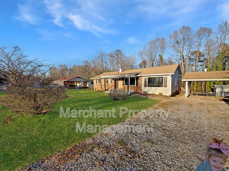 1104 Dorothy St - Photo 3 of 27