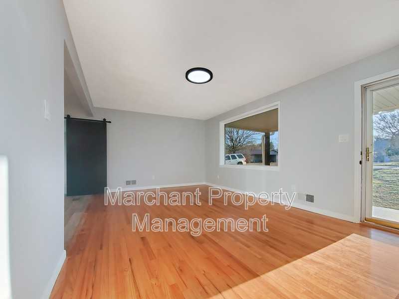 1104 Dorothy St - Photo 5 of 27