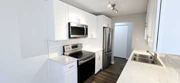 featured image of 10 Oak Ave