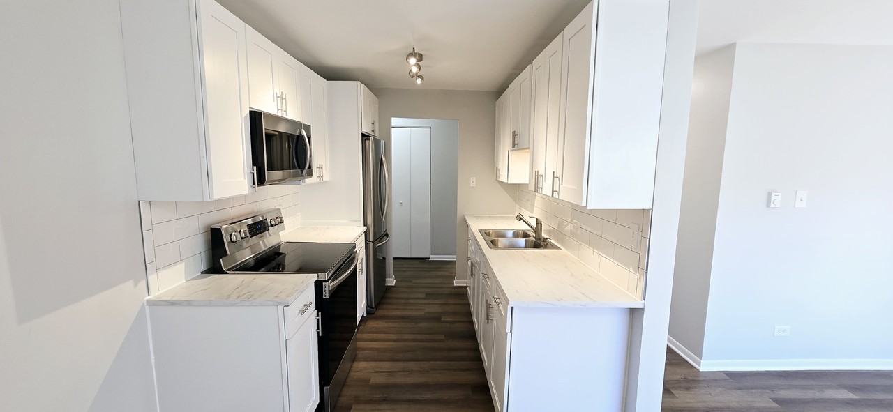 10 South Oak - Photo 5 of 14