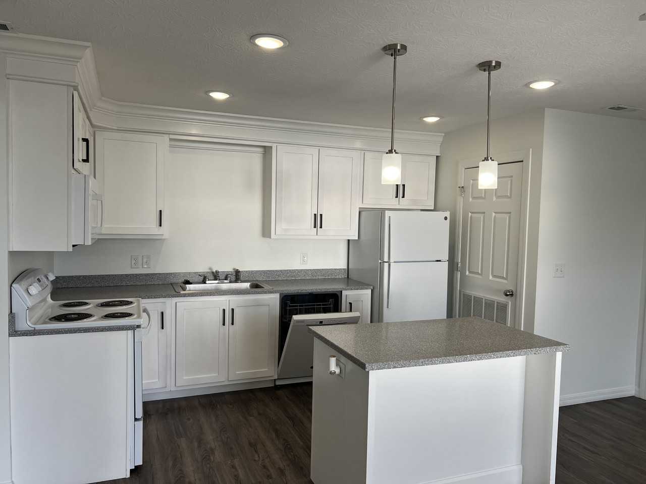 6208 Commerce Drive - Photo 5 of 13