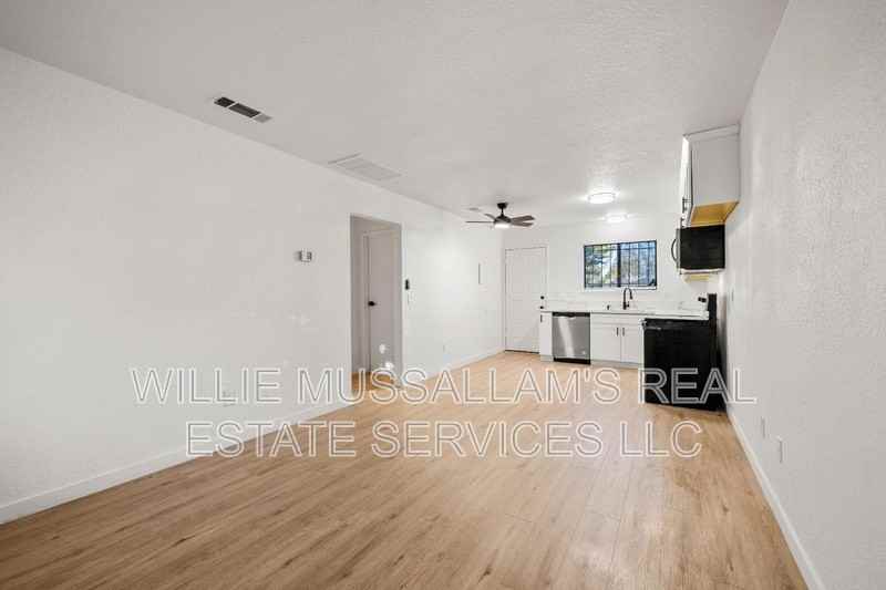 1220 South Ave - Photo 3 of 11