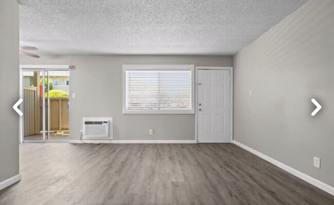 Castle Apartments - Photo 4 of 11