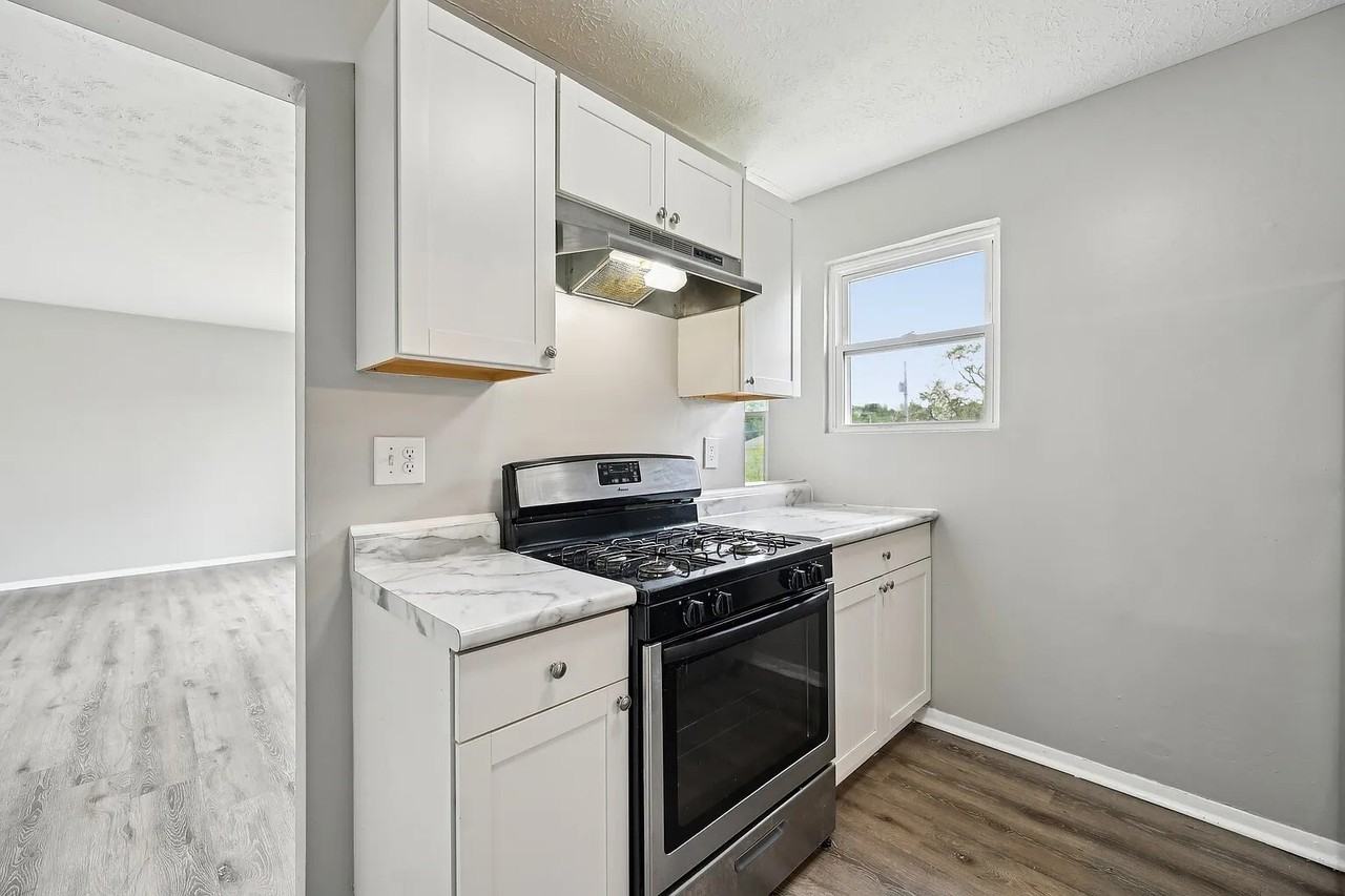 925 West 5th Street - Photo 4 of 50