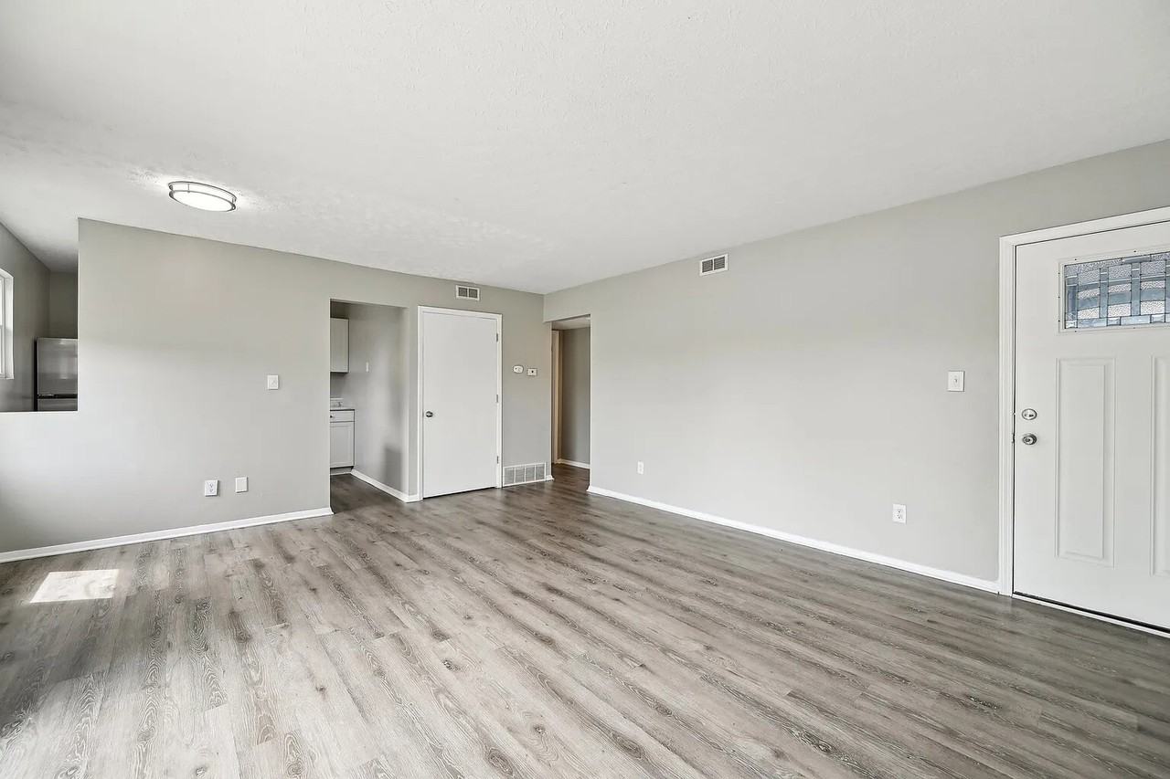 925 West 5th Street - Photo 7 of 50