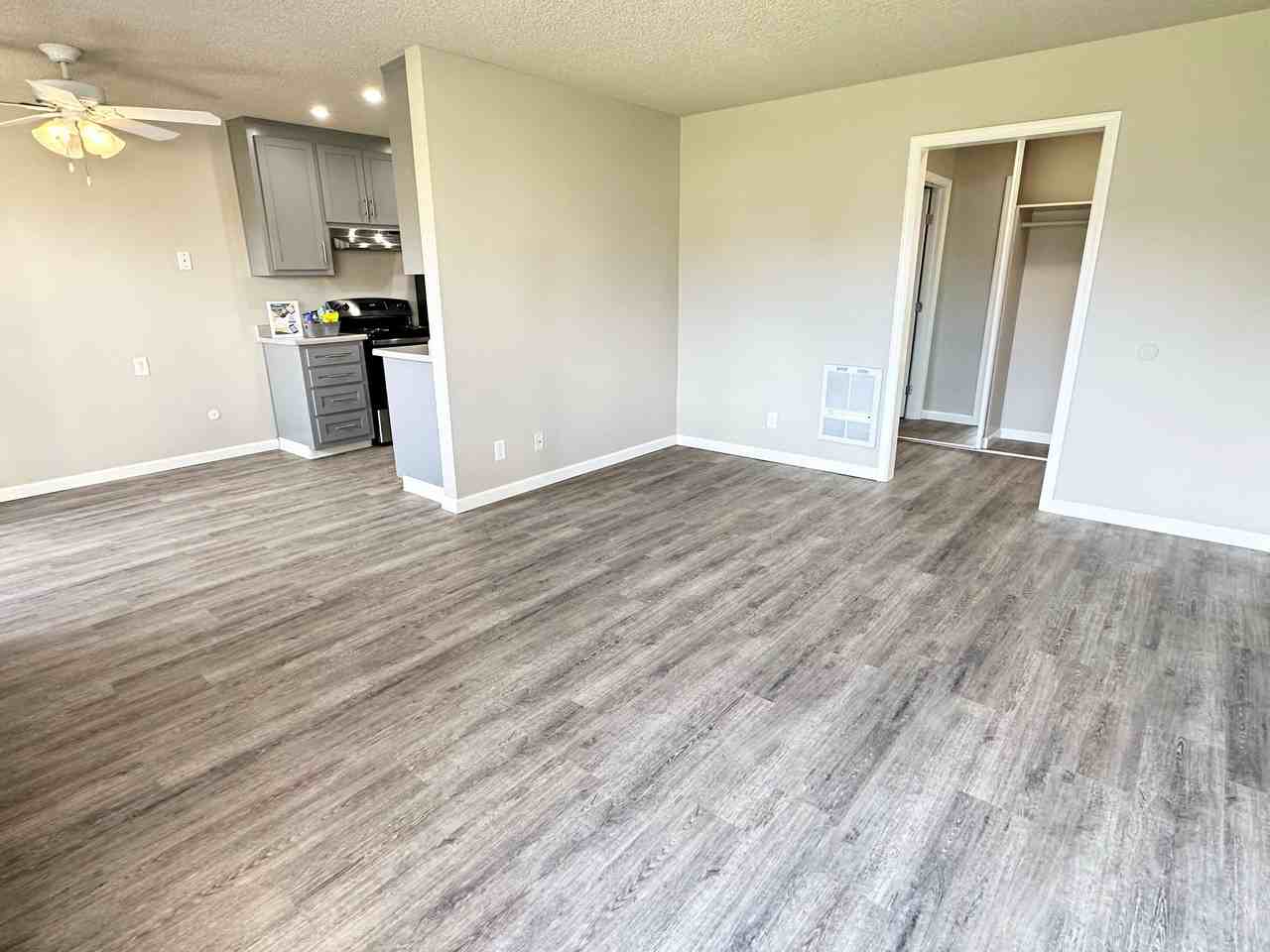 Sahara Apartments - Photo 3 of 9