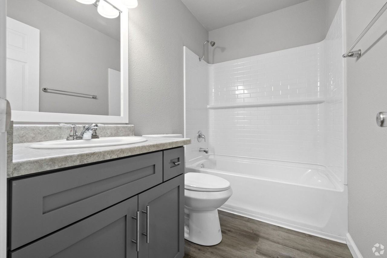 Sahara Apartments - Photo 7 of 9