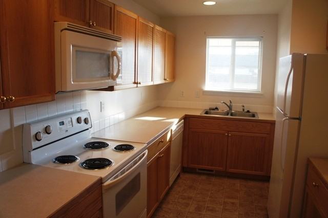 Foster Apartments - Photo 7 of 11