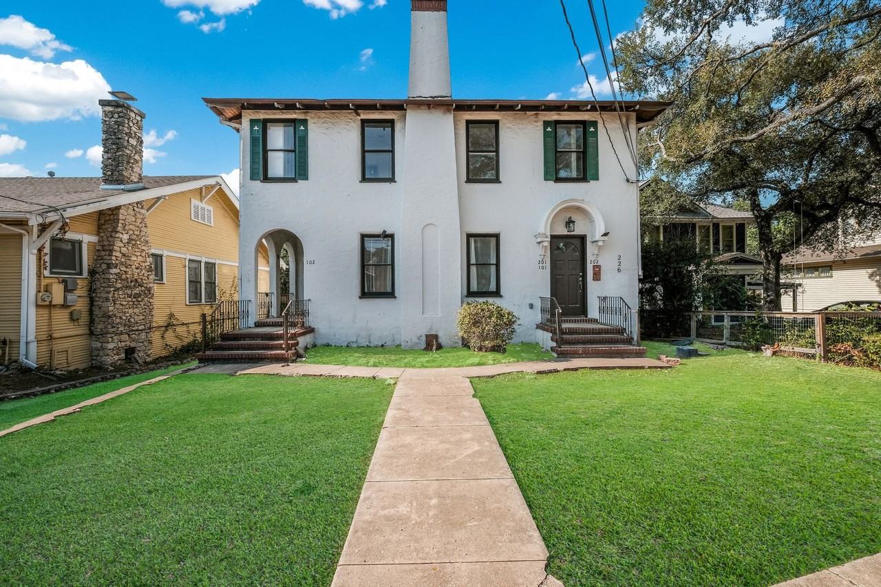 Historic Monte Vista Meets Modern Convenience - Photo 6 of 24