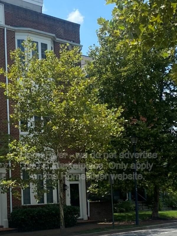 910 Slaters Ln - Photo 2 of 22