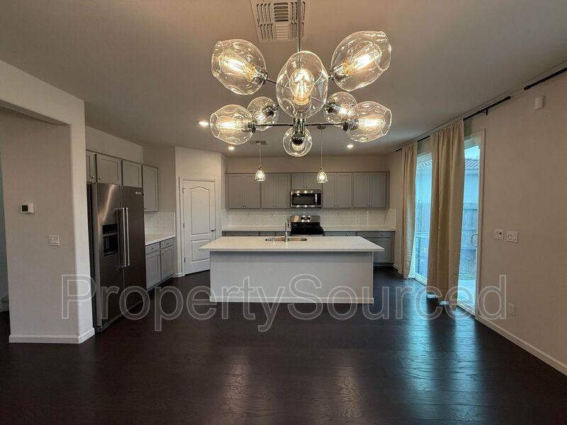 15535 Ortega St - Photo 7 of 47