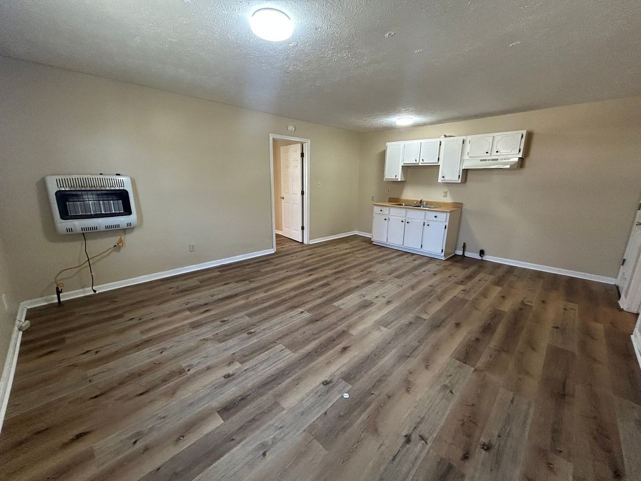 426 S Washington Ave - Photo 2 of 4