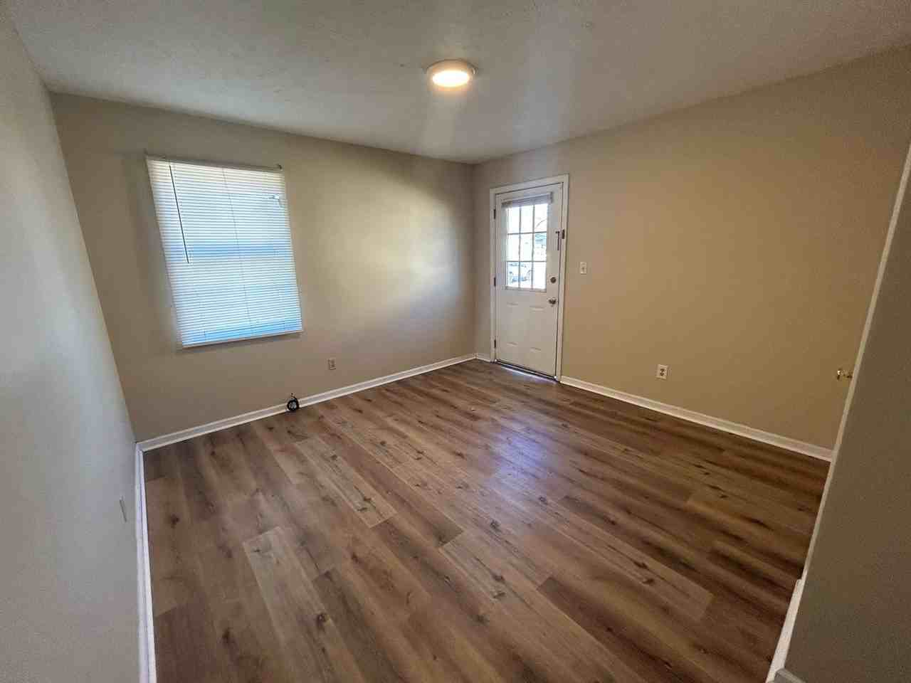 426 S Washington Ave - Photo 4 of 4