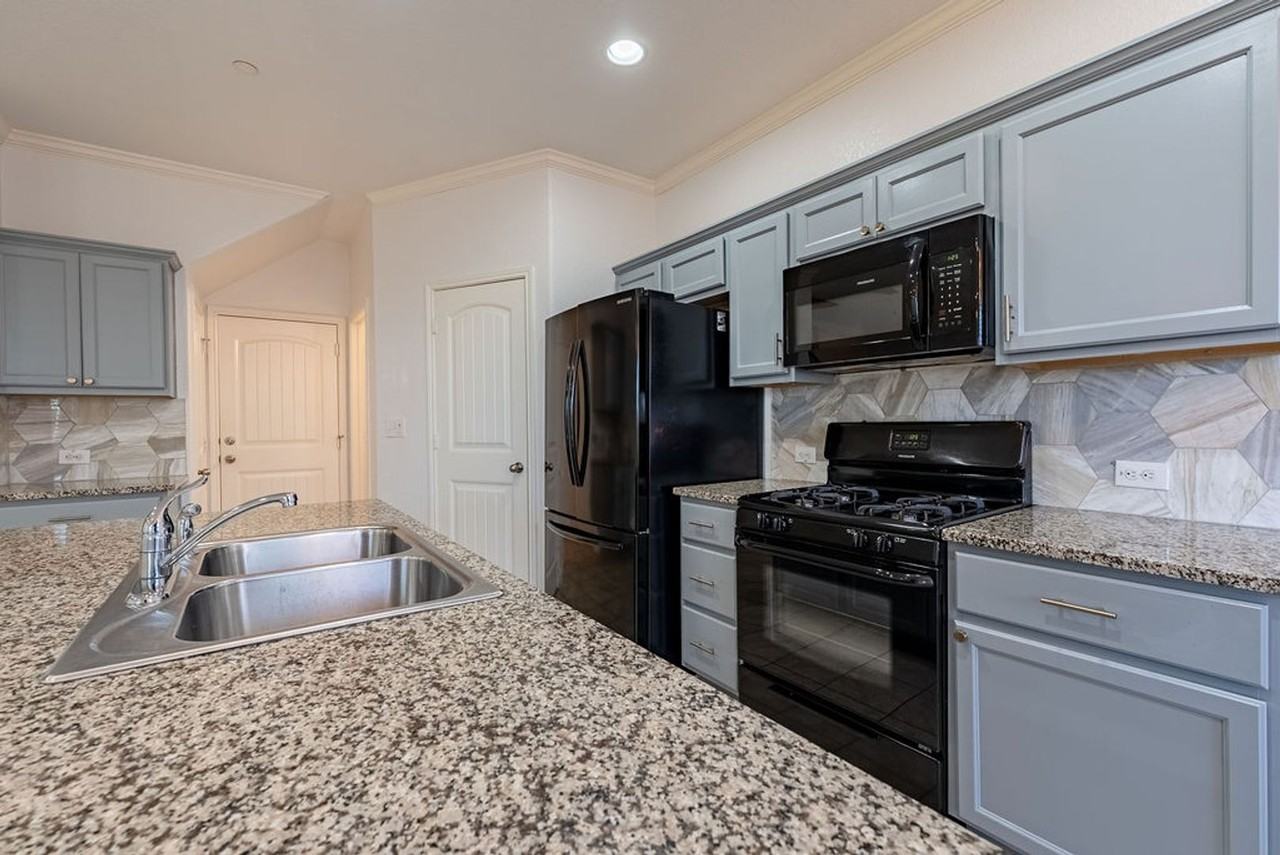 2880 Donnell Dr #2702 - Photo 5 of 19