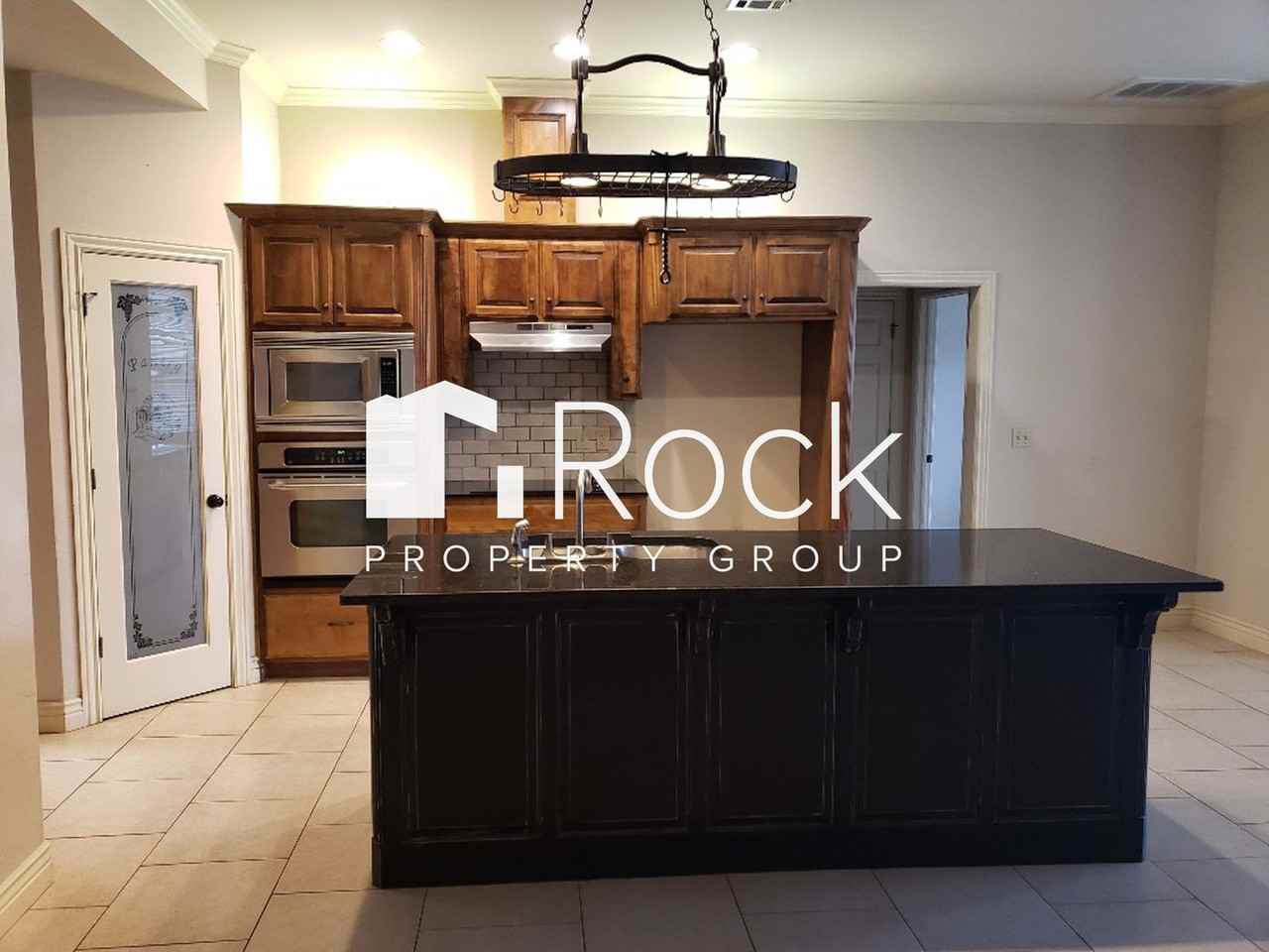 2705 Se 39th St - Photo 2 of 23