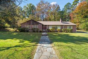 featured image of 8 Davids Ln #8