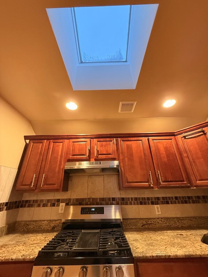 10325 169th St #2FL - Photo 2 of 22