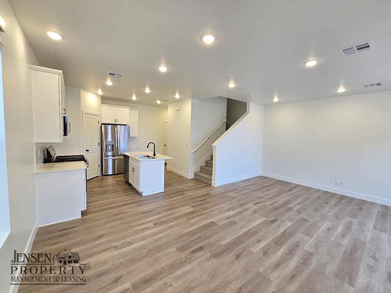 903 W Boxthorn Dr - Photo 4 of 19