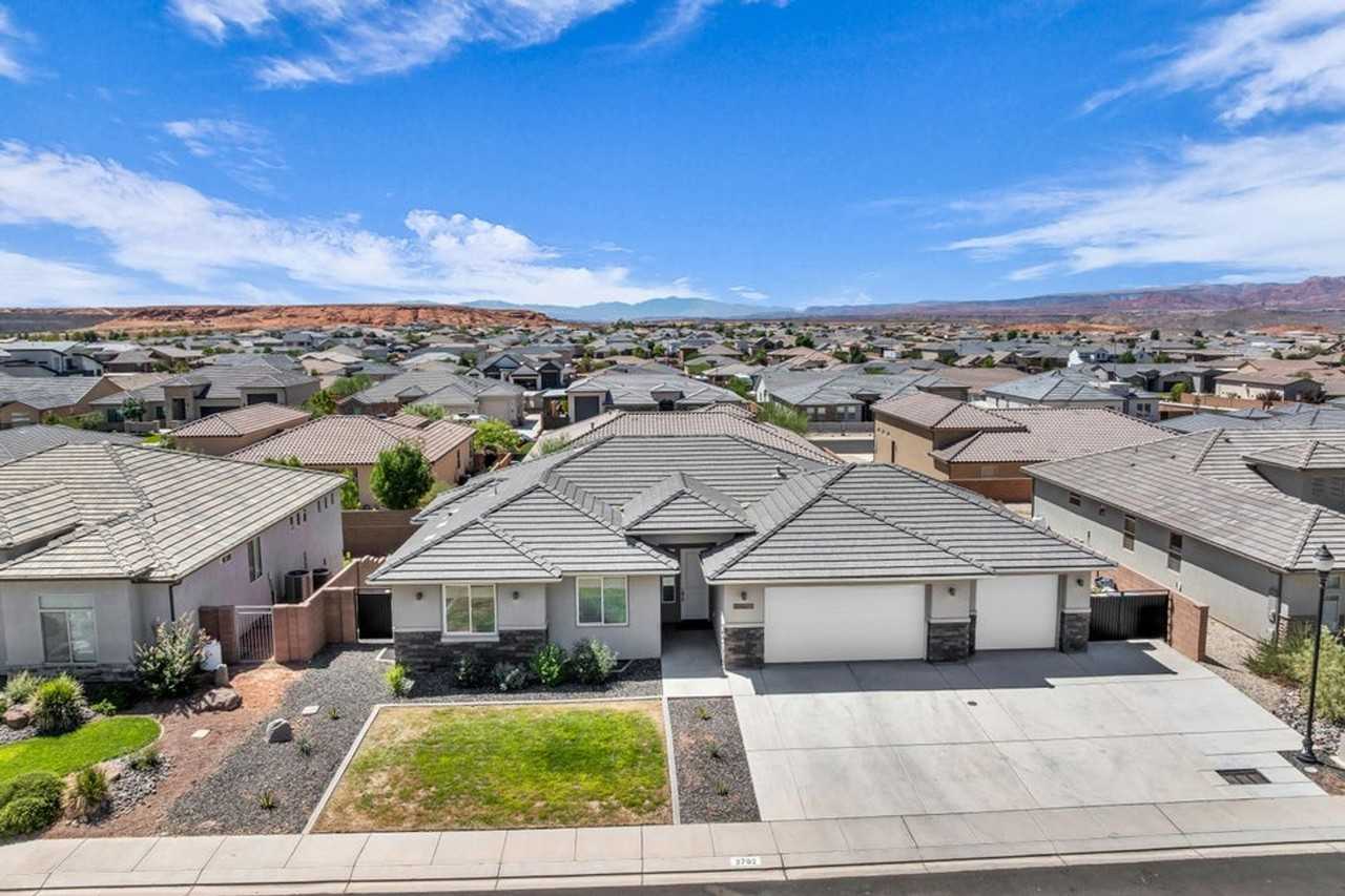 2792 S 3250 W - Photo 2 of 50