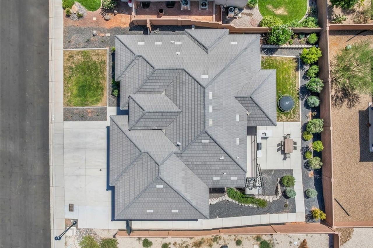 2792 S 3250 W - Photo 3 of 50