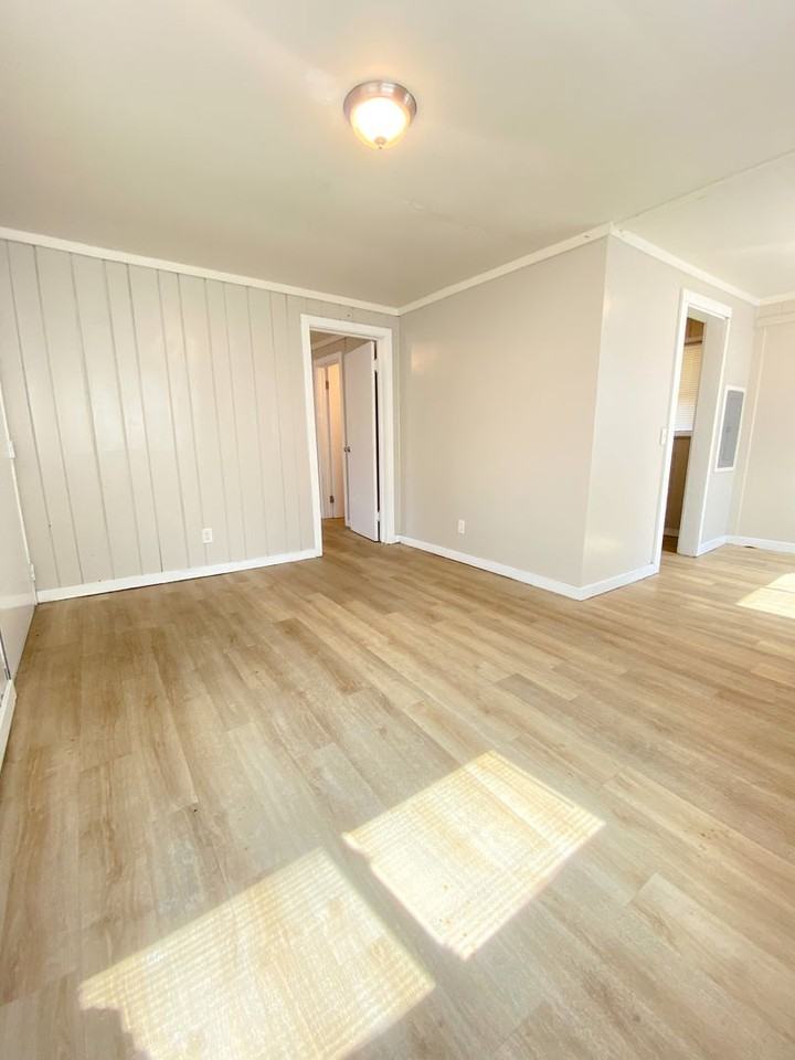 1100 Washington - Photo 3 of 17