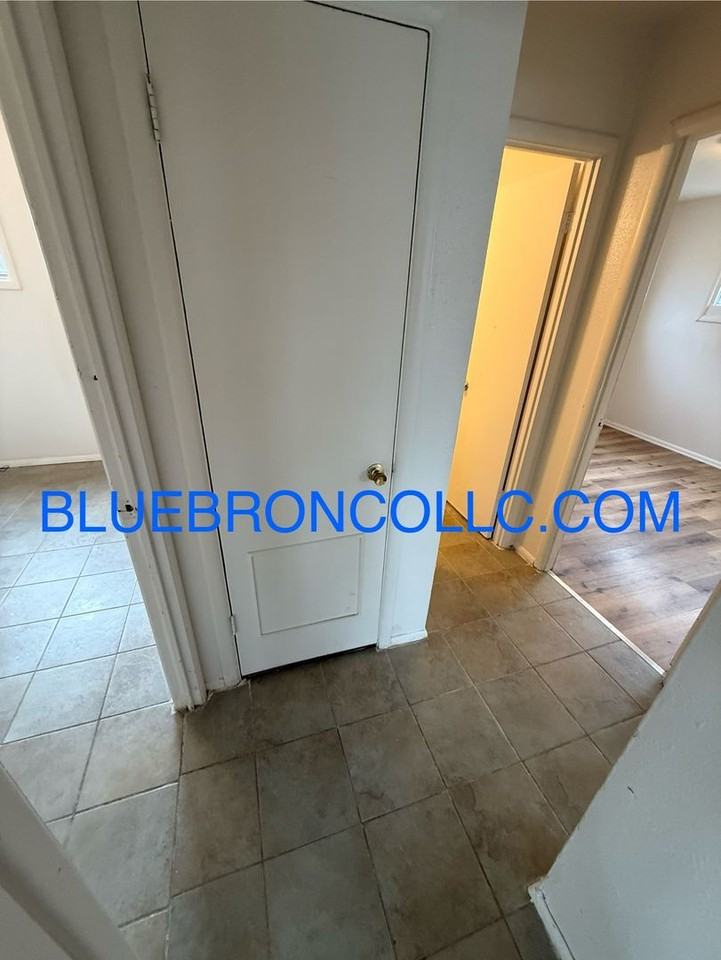 10743 Cambridge Ave - Photo 7 of 14