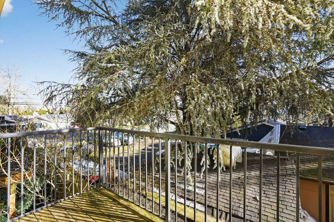 148 Se 11th Pl - Photo 2 of 14