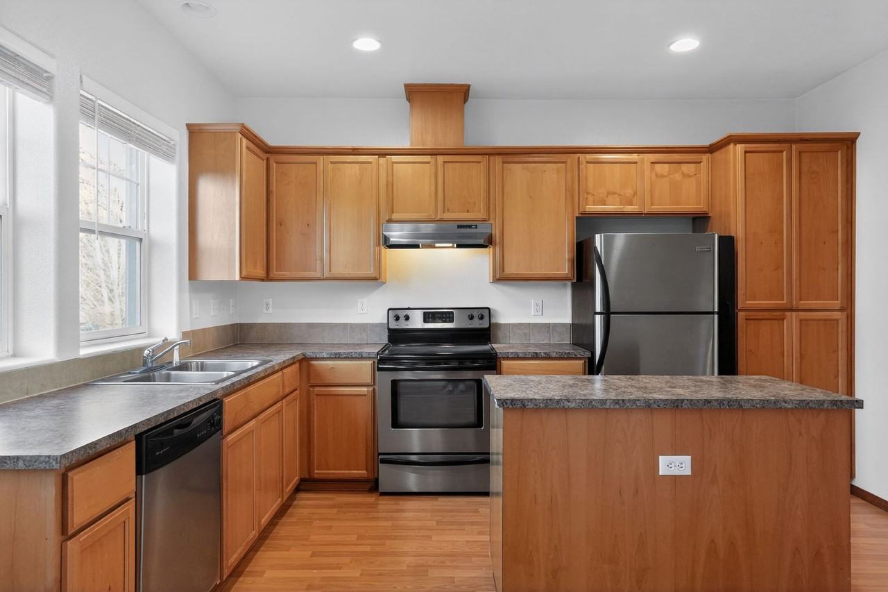 148 Se 11th Pl - Photo 3 of 14