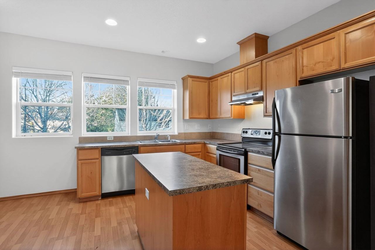 148 Se 11th Pl - Photo 4 of 14