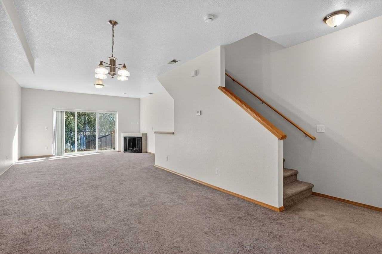 148 Se 11th Pl - Photo 7 of 14