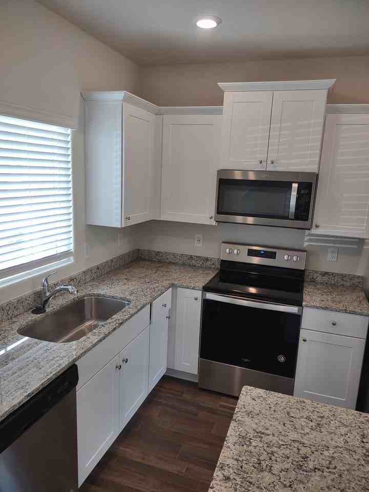 246 Yorktown Ln - Photo 6 of 21