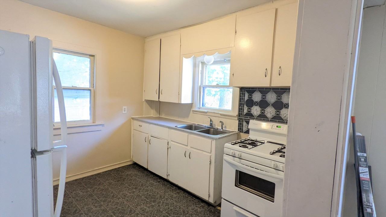 1715 Ray St - Photo 2 of 11