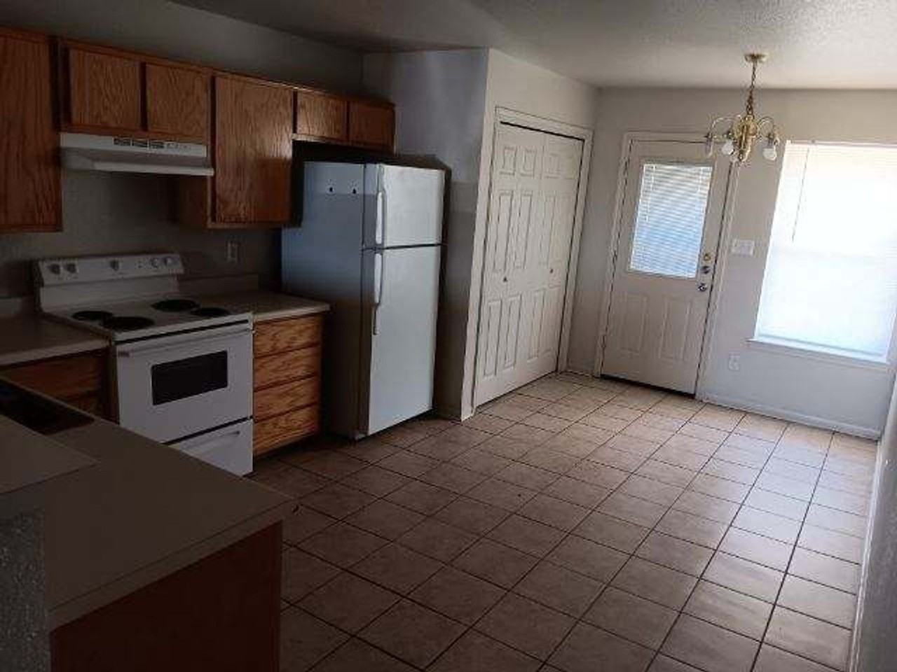 3606 Littleleaf Dr - Photo 3 of 10