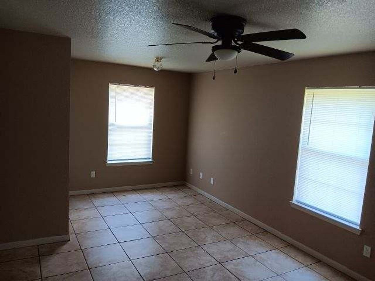 3606 Littleleaf Dr - Photo 6 of 10