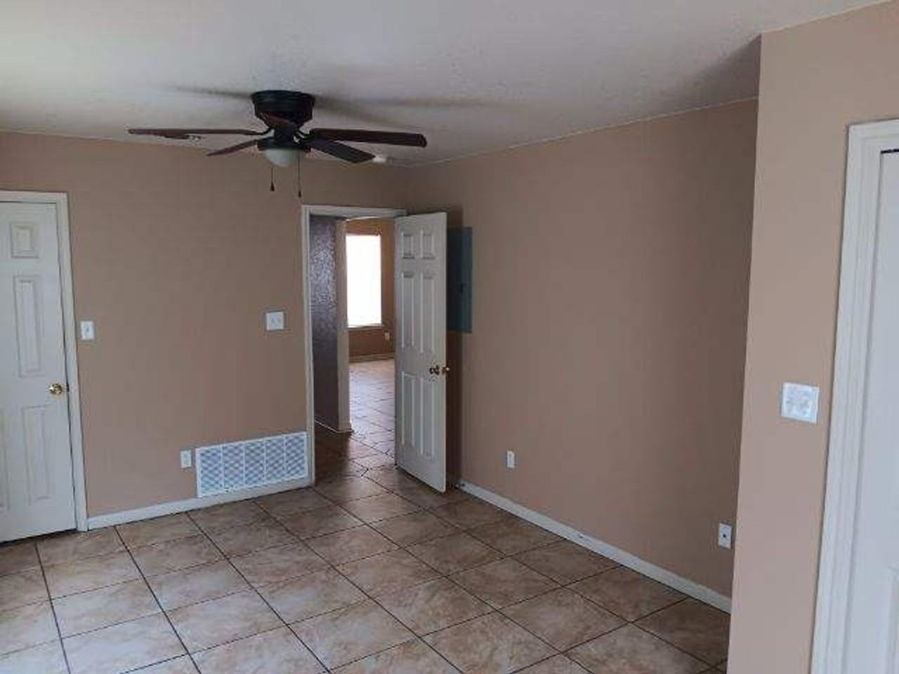 3606 Littleleaf Dr - Photo 7 of 10