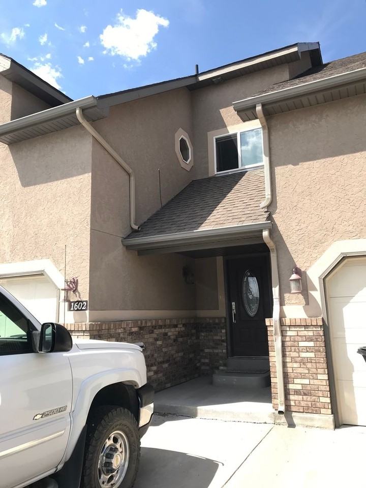 1602 Honeysuckle Loop - Photo 2 of 22