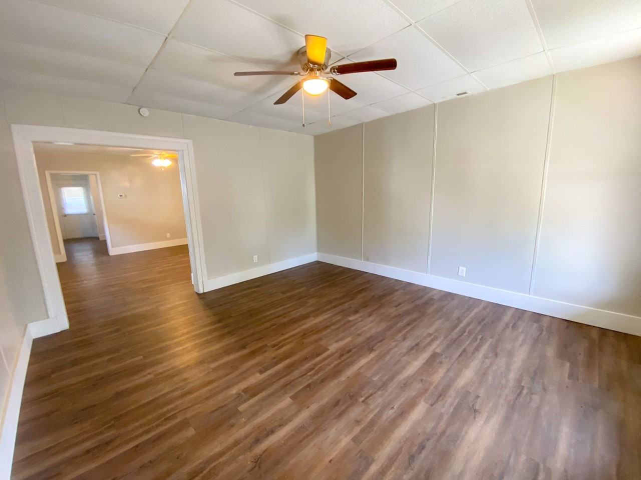1019 N Garvin St - Photo 2 of 10