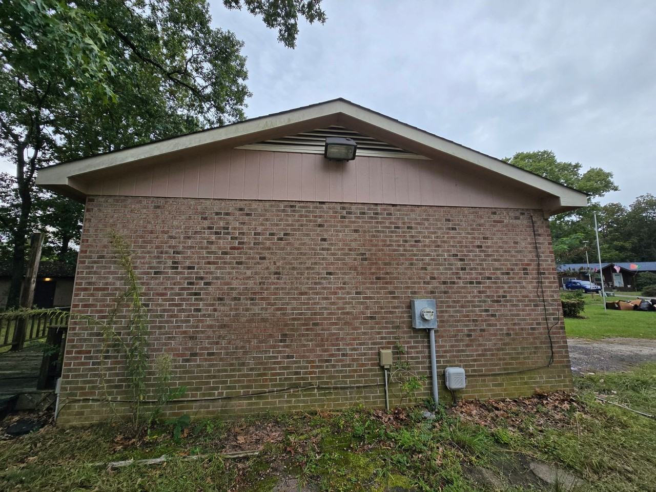 1803 Oak Tree Ct - Photo 3 of 15