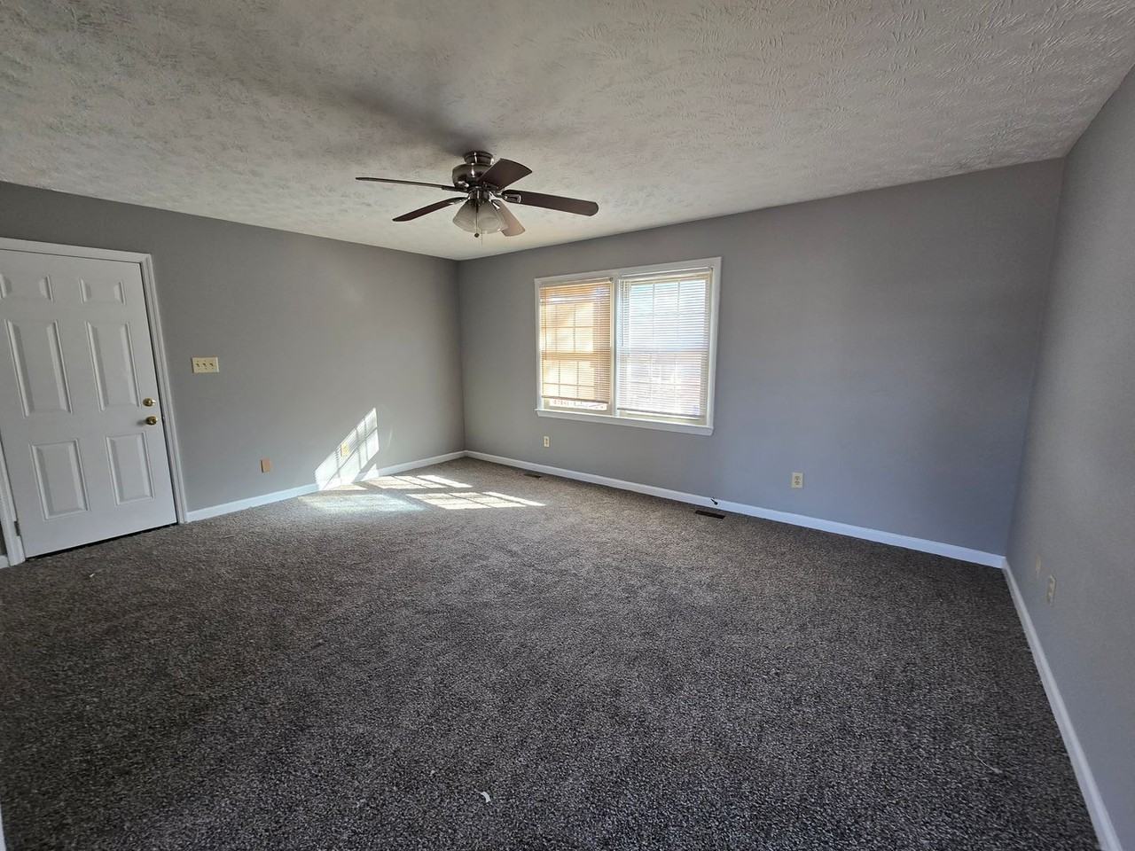 1803 Oak Tree Ct - Photo 7 of 15