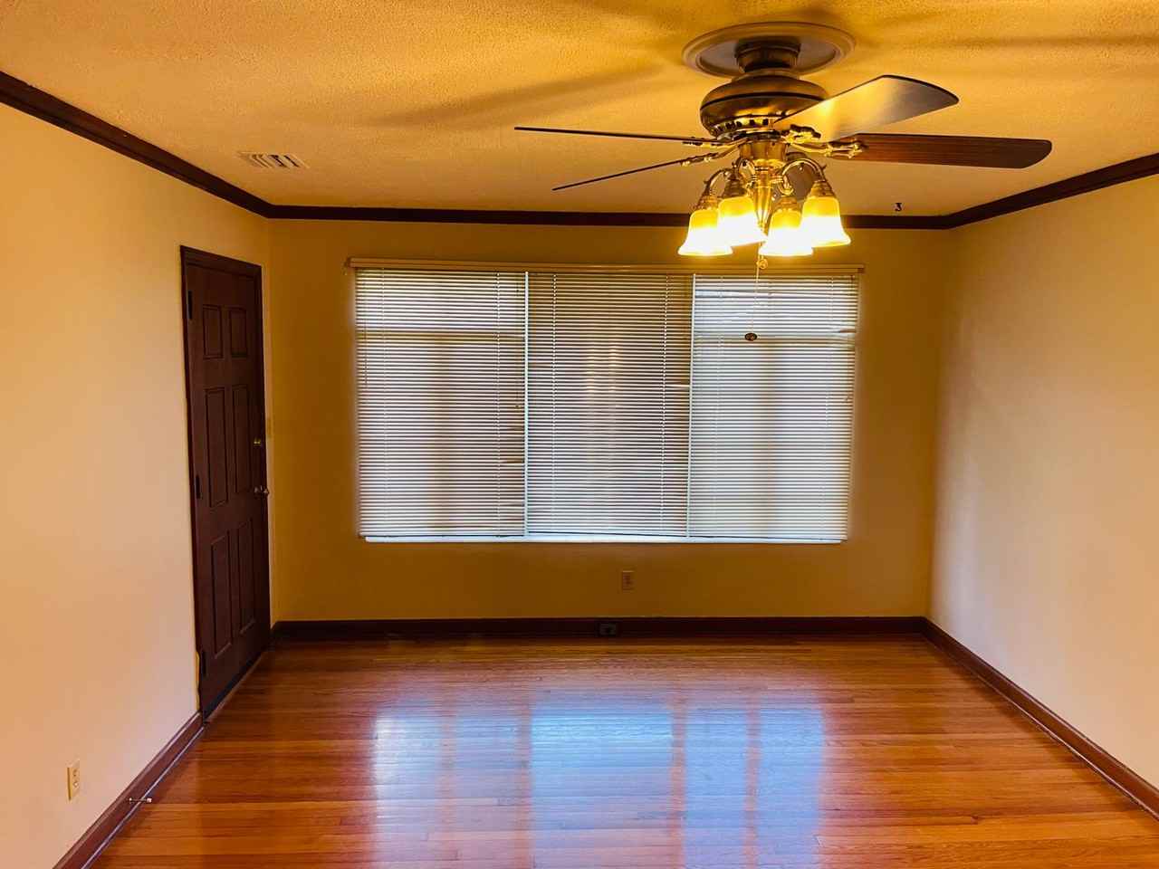 515 Mcdaniel St - Photo 3 of 17