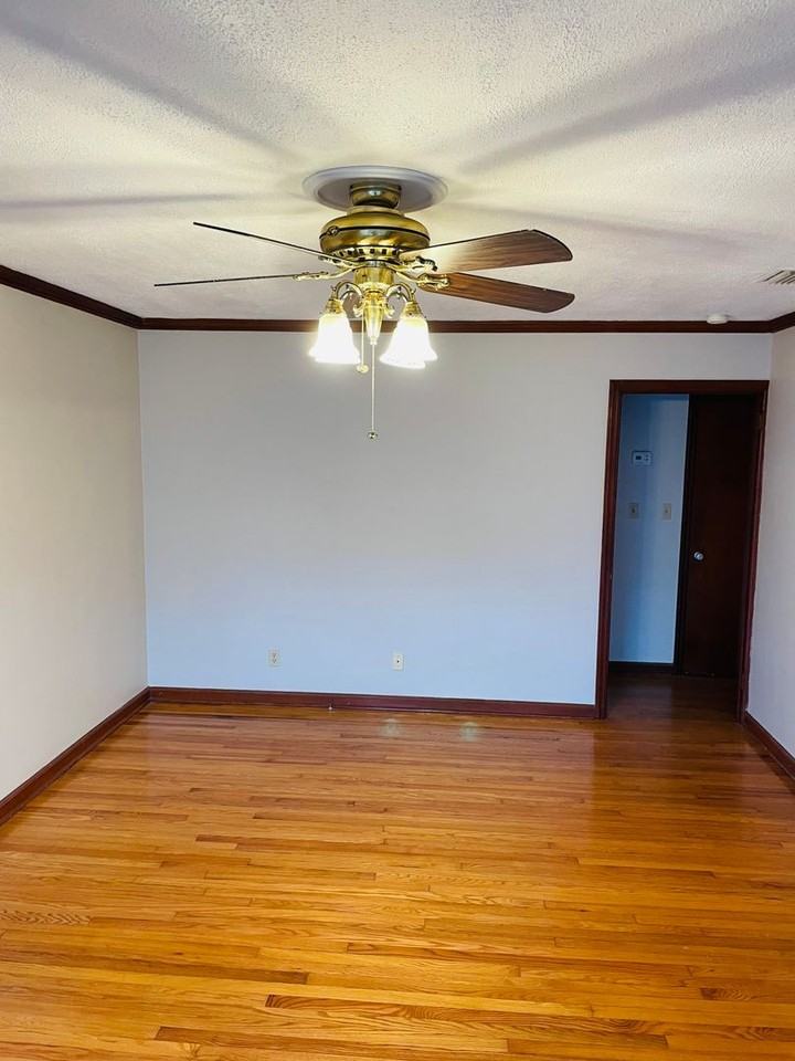 515 Mcdaniel St - Photo 5 of 17