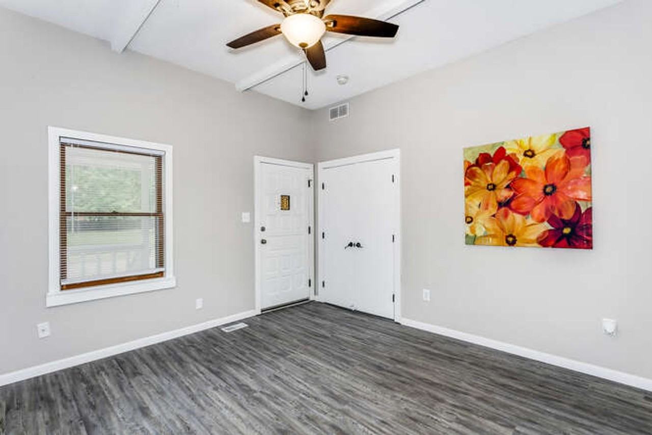 230 N Estelle St - Photo 4 of 22