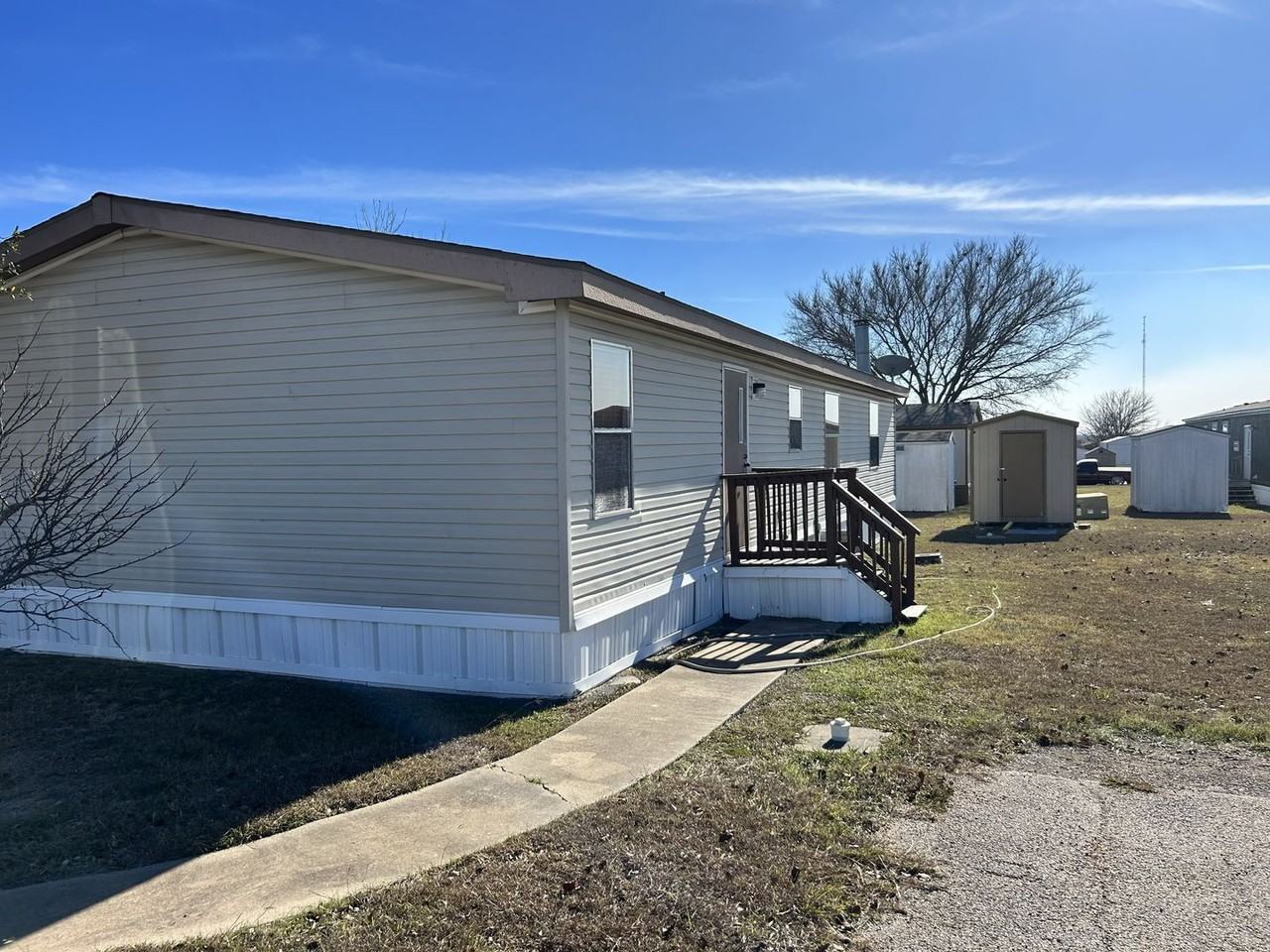 6100 E Rancier Ave - Photo 2 of 9