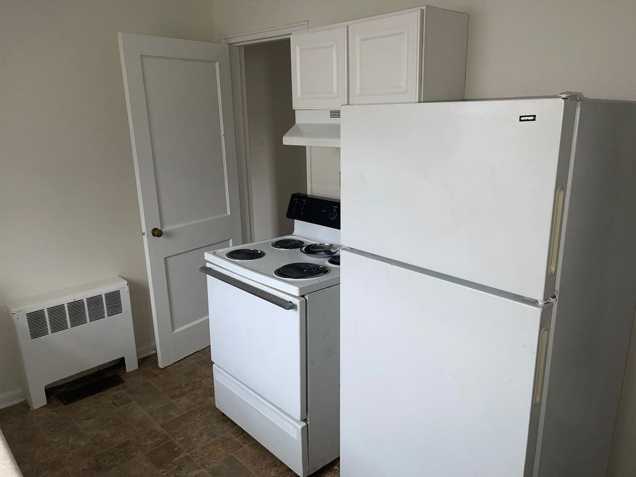 540 Wakefield Dr Apt B - Photo 6 of 10