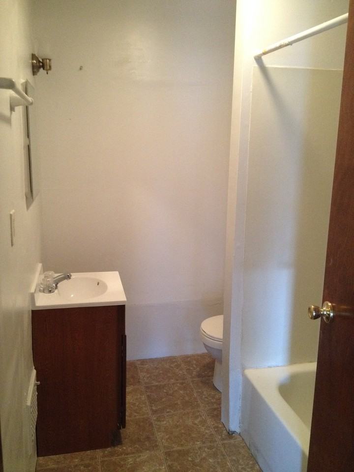 3010 Smith St - Photo 7 of 8