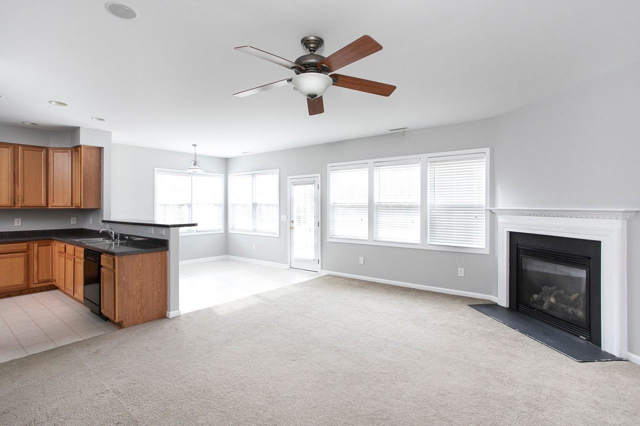 2814 Sagebrush Ln - Photo 3 of 21