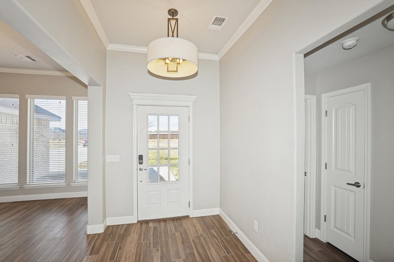 15101 Helium Rd - Photo 3 of 35