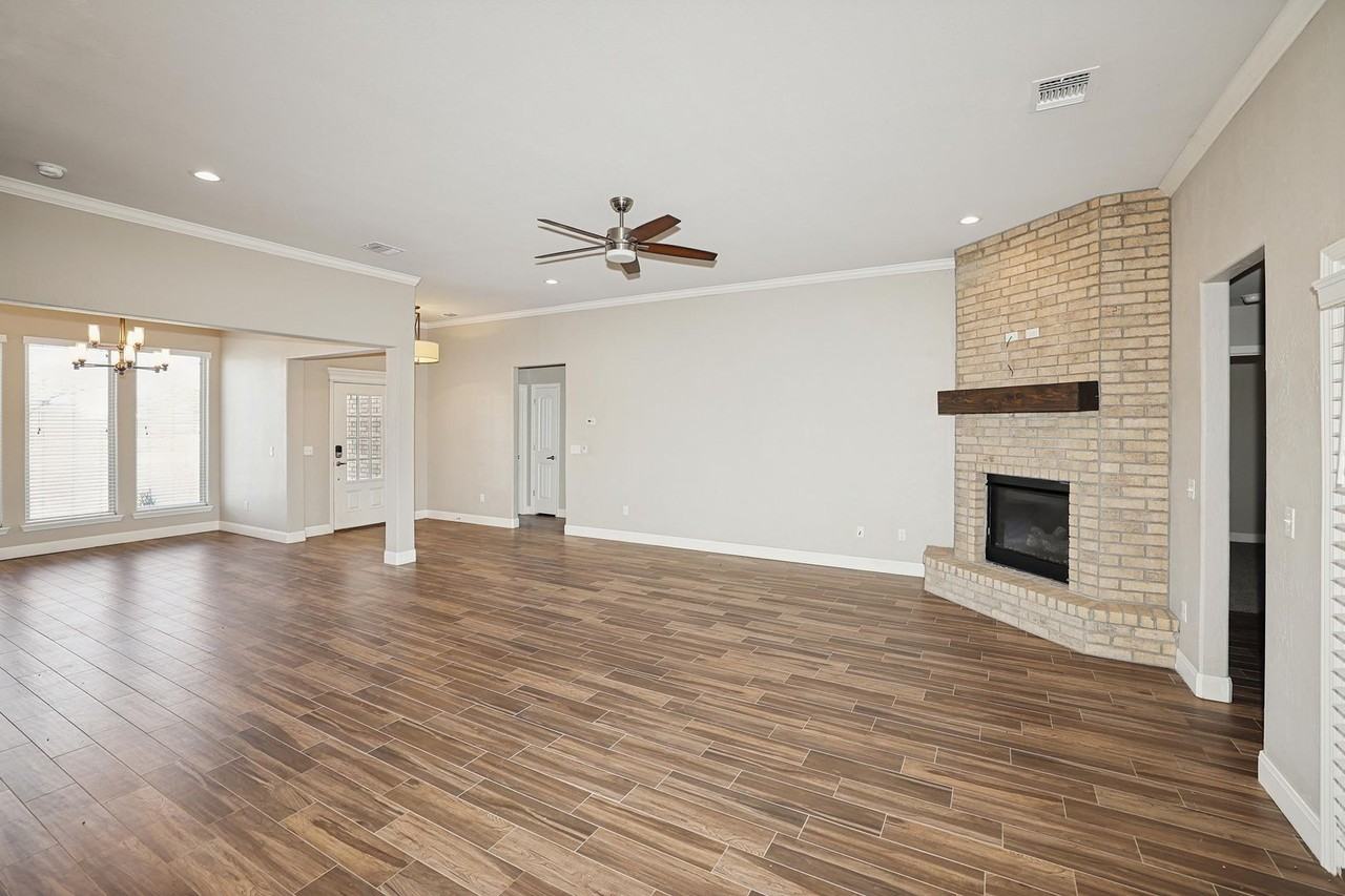 15101 Helium Rd - Photo 6 of 35